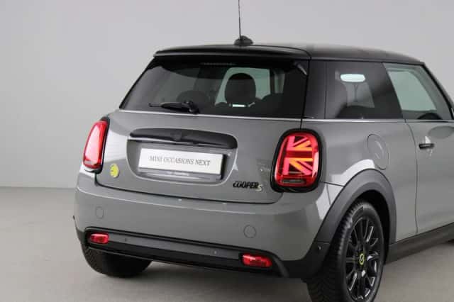 MINI Electric (2022) thumbnail 19