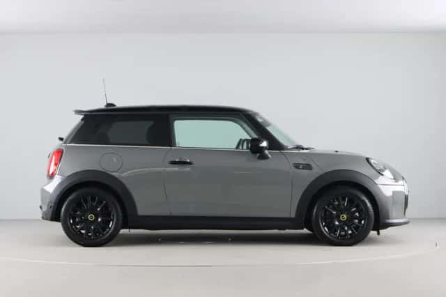 MINI Electric (2022) thumbnail 8