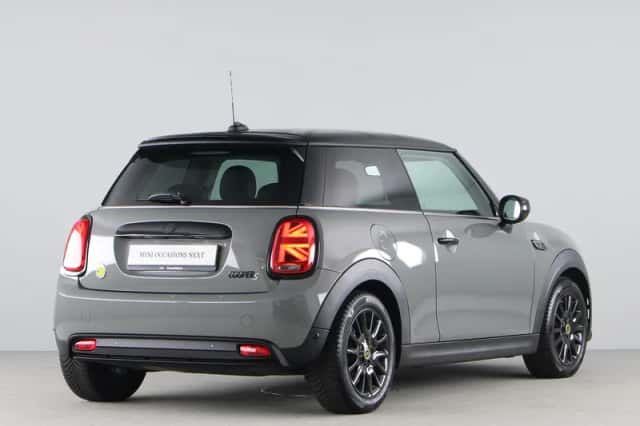 MINI Electric (2022) thumbnail 9