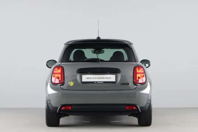 MINI Electric (2022) thumbnail 10