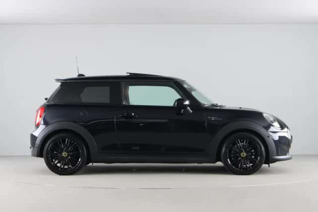 MINI Electric (2022) thumbnail 4