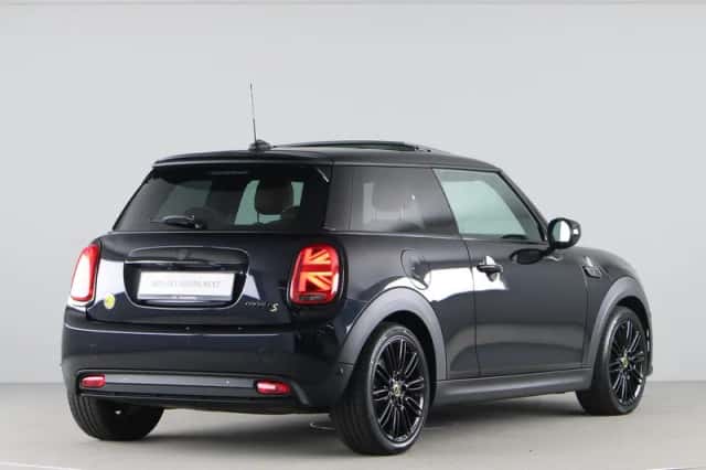 MINI Electric (2022) thumbnail 5