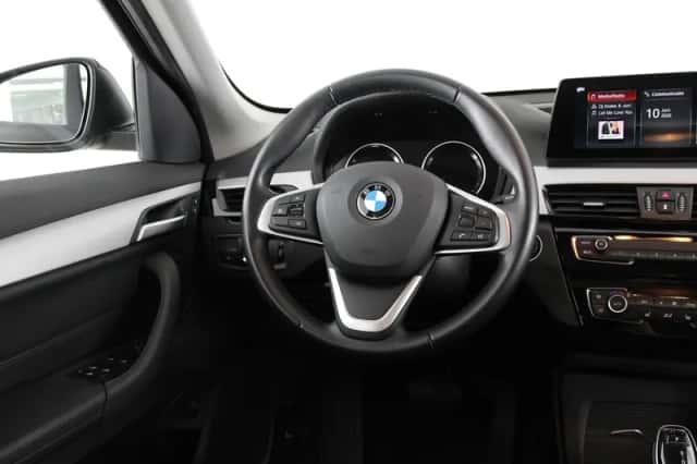 BMW X1 (2022) thumbnail 2