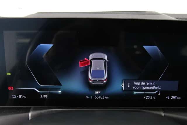 BMW i4 (2023) thumbnail 3