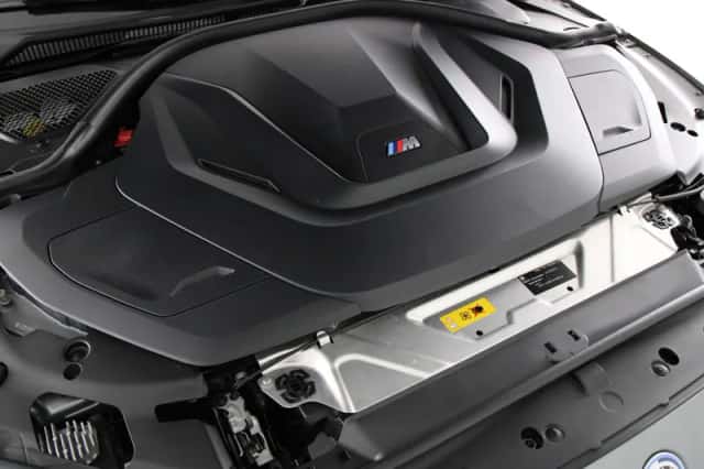 BMW i4 (2023) thumbnail 4