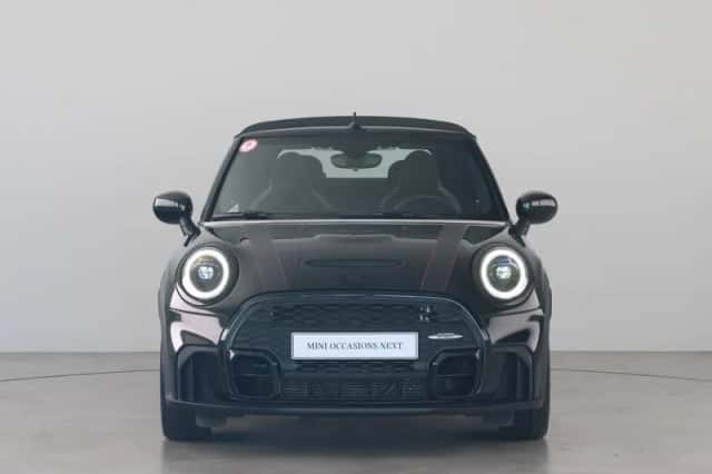 MINI Cabrio (2022) thumbnail 2