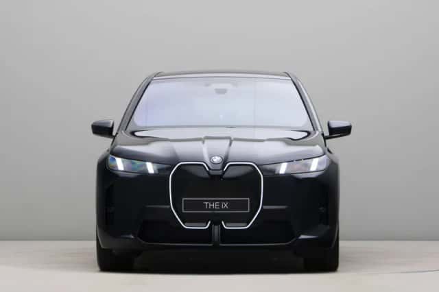 BMW iX (2026) thumbnail 2