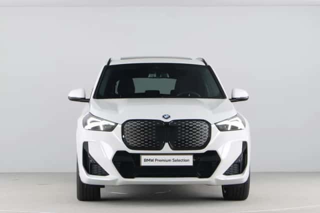 BMW iX1 (2026) thumbnail 6