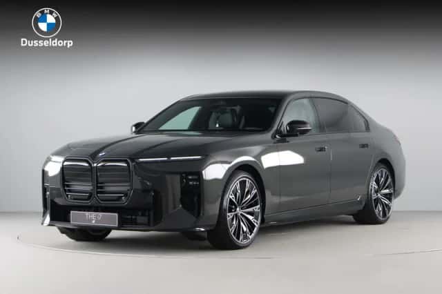 BMW i7 (2026) thumbnail 1