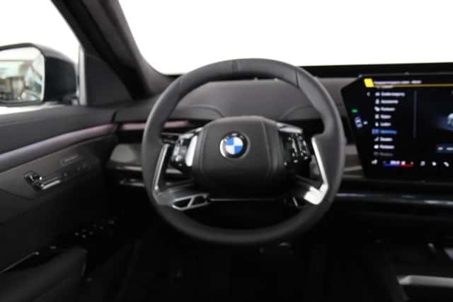 BMW i7 (2026) thumbnail 2