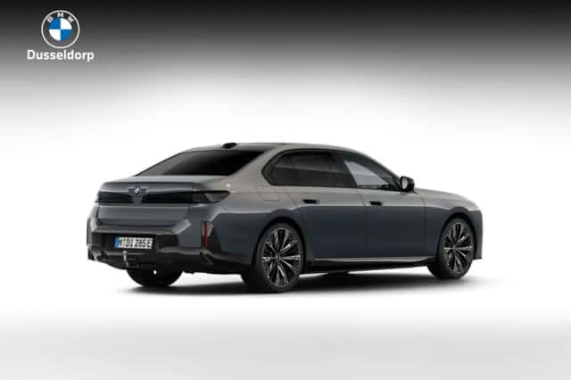 BMW i7 (2026) thumbnail 2