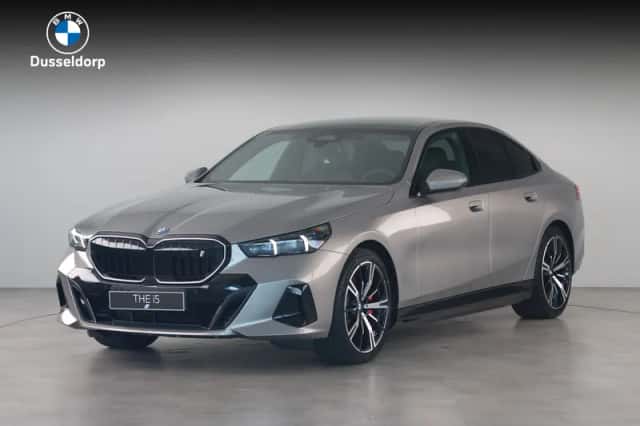 BMW i5 (2026) thumbnail 1