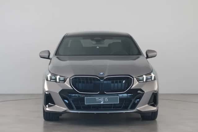 BMW i5 (2026) thumbnail 2