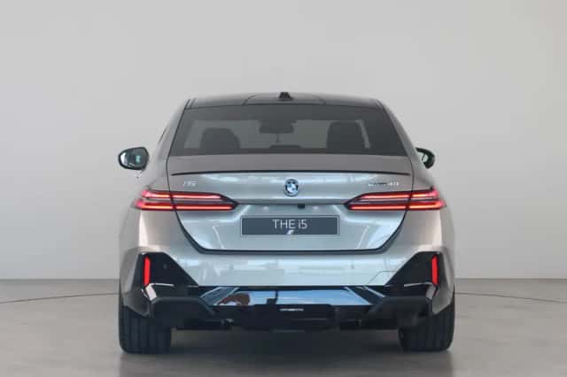 BMW i5 (2026) thumbnail 6