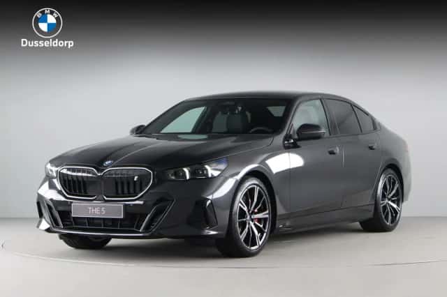BMW i5 (2026) thumbnail 1