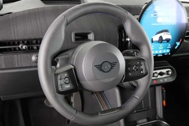 MINI Cooper (2026) thumbnail 2
