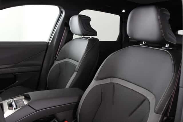 BMW iX3 (2026) thumbnail 5