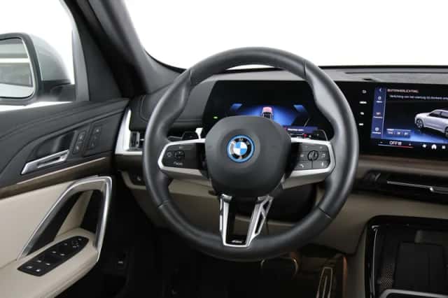 BMW X1 (2024) thumbnail 2