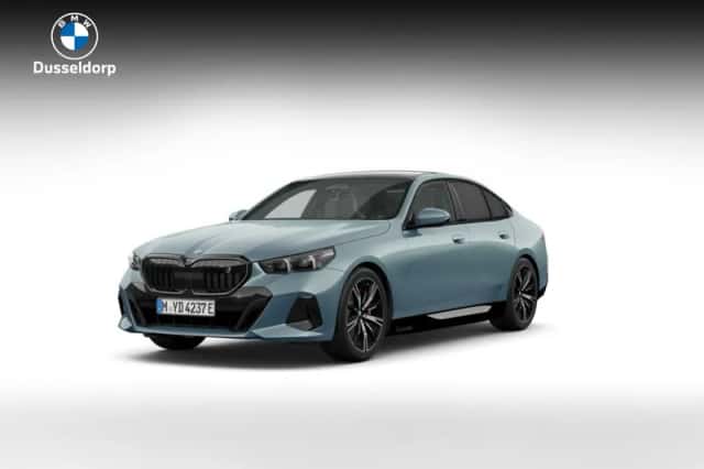 BMW i5 (2026) thumbnail 1