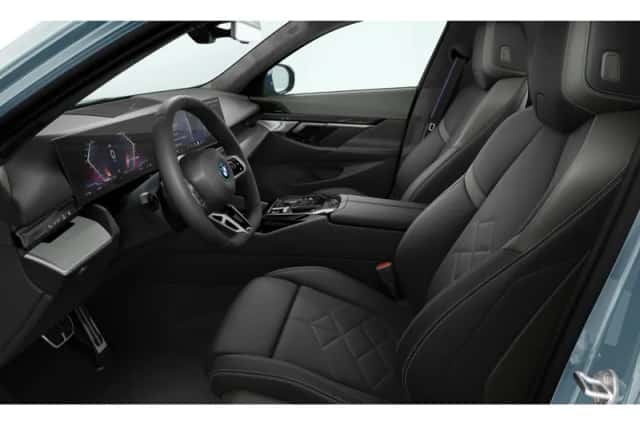 BMW i5 (2026) thumbnail 4