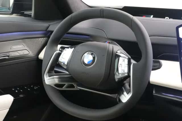 BMW i7 (2026) thumbnail 2