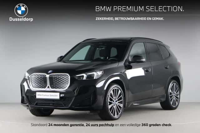 BMW iX1 (2025) thumbnail 1