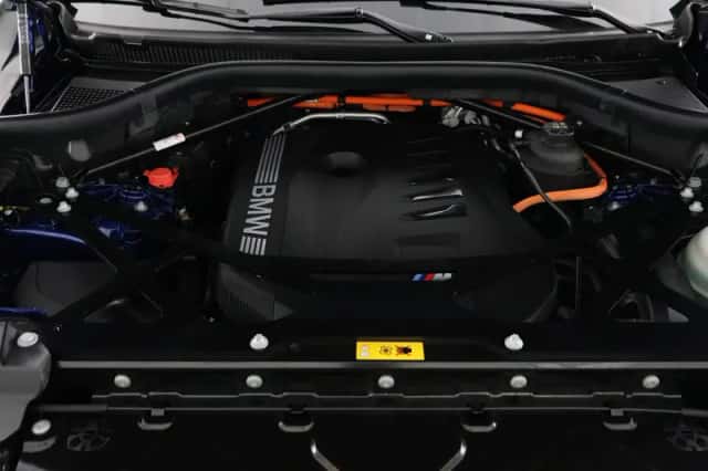 BMW XM (2024) thumbnail 5
