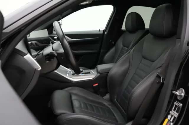 BMW i4 (2023) thumbnail 5