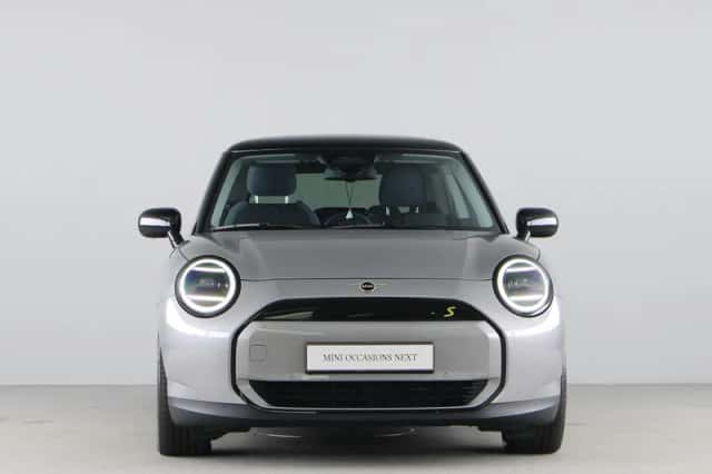 MINI Cooper (2024) thumbnail 6