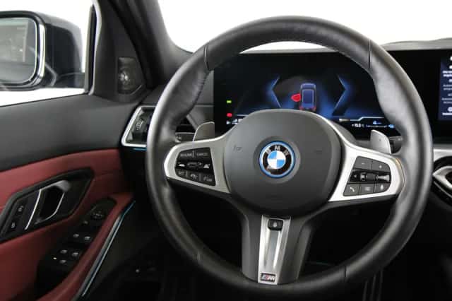 BMW 3-Serie (2024) thumbnail 2