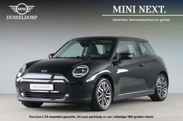 MINI Cooper (2024) thumbnail 1