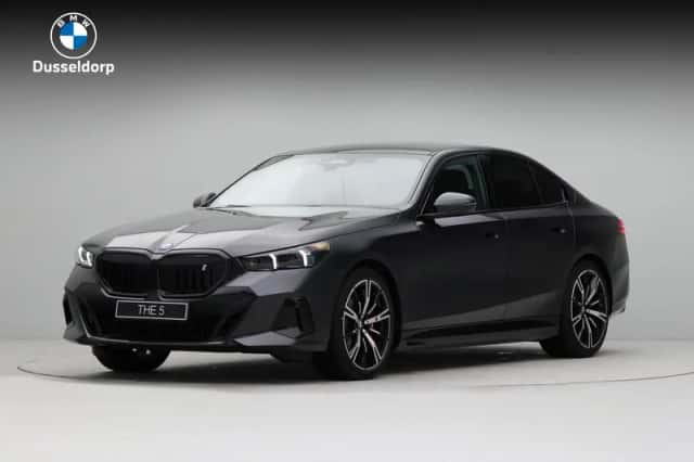 BMW i5 (2026) thumbnail 1