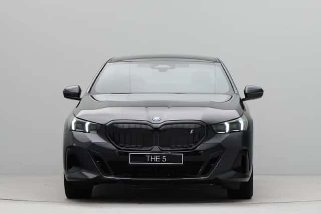 BMW i5 (2026) thumbnail 5