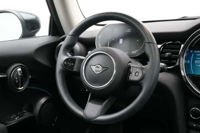 MINI Mini Electric (2022) thumbnail 2