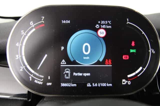 MINI Cooper (2023) thumbnail 3
