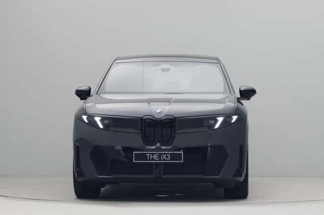 BMW iX3 (2026) thumbnail 2