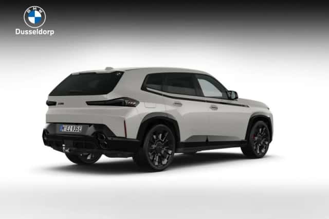BMW XM (2026) thumbnail 2