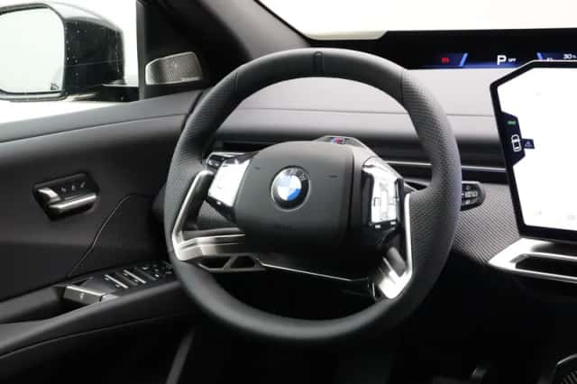 BMW iX3 (2026) thumbnail 2