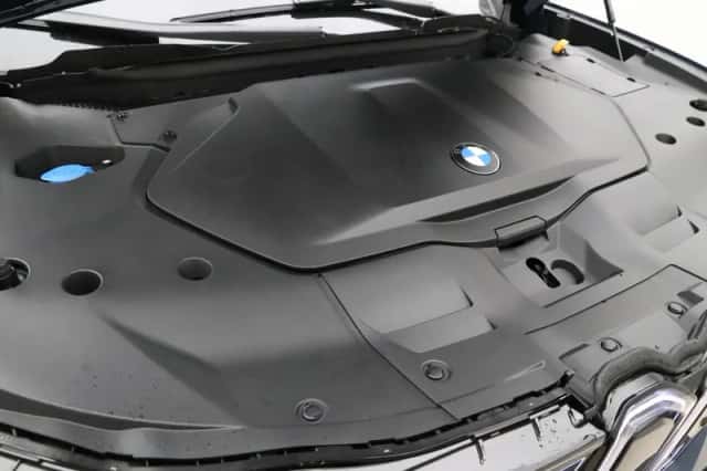 BMW iX3 (2026) thumbnail 3