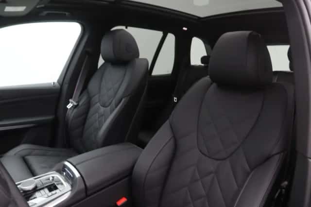BMW X5 (2025) thumbnail 6