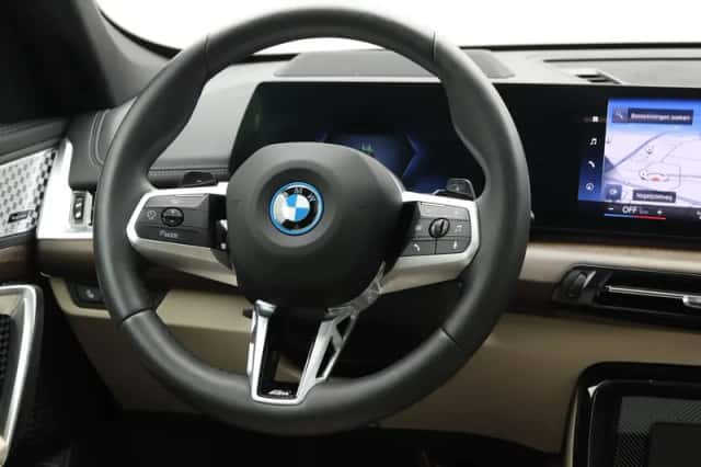 BMW X1 (2023) thumbnail 2