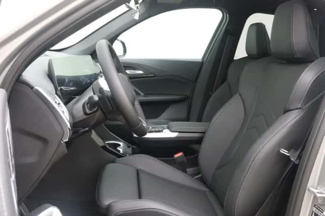 BMW iX1 (2026) thumbnail 4