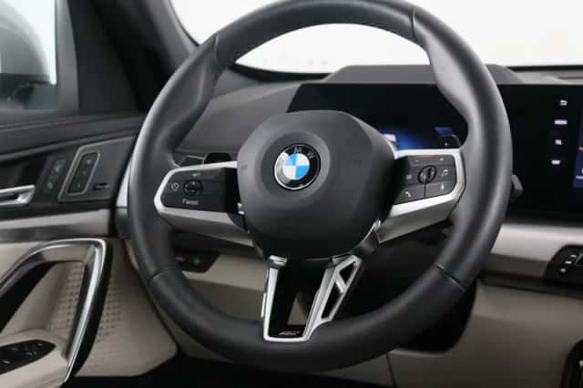 BMW X1 (2025) thumbnail 2