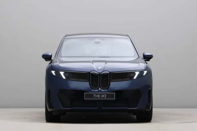 BMW iX3 (2026) thumbnail 5