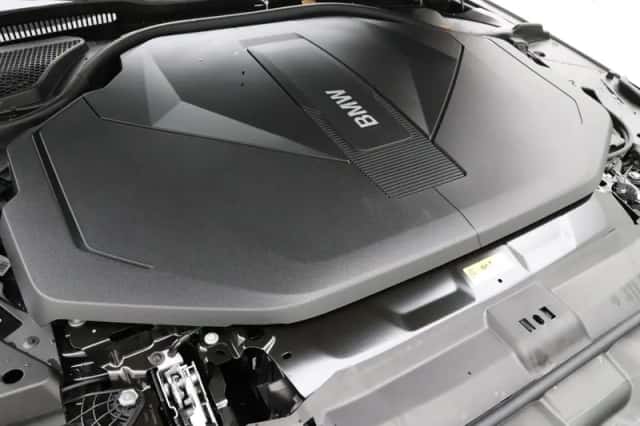 BMW i5 (2026) thumbnail 4