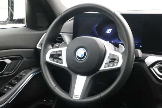 BMW 3-Serie (2024) thumbnail 2