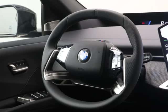 BMW iX3 (2026) thumbnail 2
