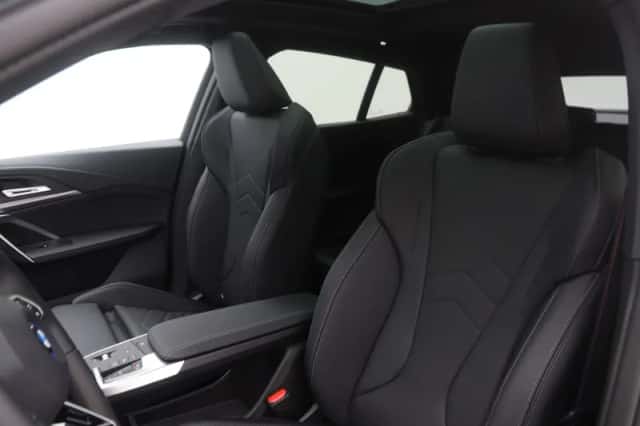 BMW iX2 (2026) thumbnail 4