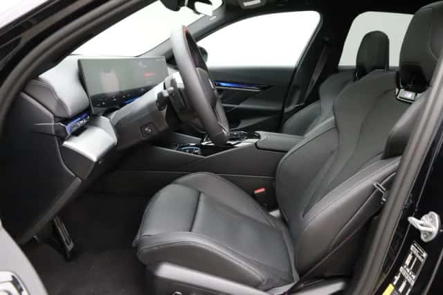 BMW i5 (2026) thumbnail 5