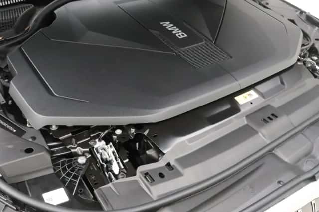 BMW i5 (2026) thumbnail 4
